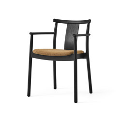 Merkur Dining Chair W. Armrest, Black Oak | Audo Bouclé 06 | Chaises | Audo Copenhagen
