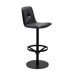Leya | Bar Chair with central leg | Barhocker | FREIFRAU MANUFAKTUR