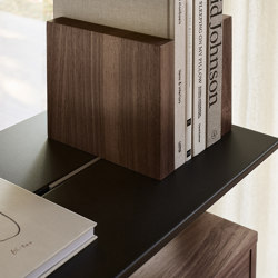 Pira G2 - Bookend in solid walnut | Living room / Office accessories | string furniture