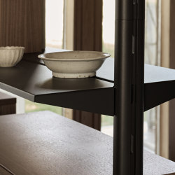 Pira G2 - Shelf in black grey laquered metal | Shelving | string furniture