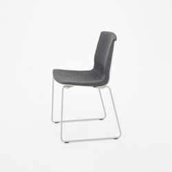 Loto Recycled Sled Chair 335L | open base | Mara