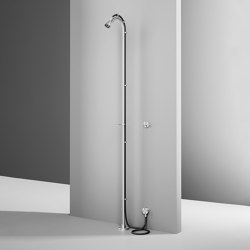 FFQT | Free-standing shower with shower head with spray jet | Bathroom fixtures | Quadrodesign