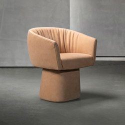 CARA Swivel Dining Chair | closed base | Piet Boon