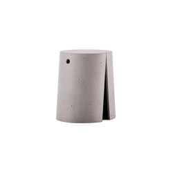 Varco Stool | closed base | Forma & Cemento