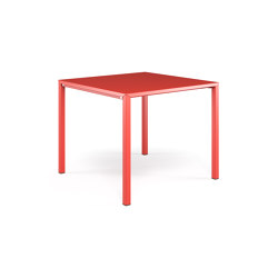 Urban 4 seats stackable square table | 090 | Mesas comedor | EMU Group