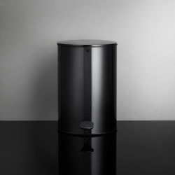 Reframe Collection | Pedal bin - black | Bath waste bins | Unidrain
