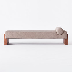 V Day Bed Boucle | Tagesliegen / Lounger | Dustydeco