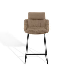 FAYE Counter stool with low armrests | Sedie bancone | KFF