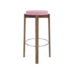 Passage Bar Stool, Walnut Base Base, Upholstered Seat, Steel Ring | Vidar - Pink, 0526 | Bar stools | Audo Copenhagen