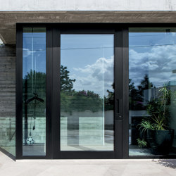 Nova | Glass and aluminium safety door | Front doors | Oikos Venezia – Architetture d’ingresso