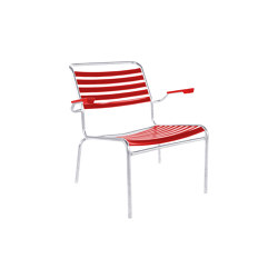 Chaise lounge à lattes avec accoudoir | Armchairs | Schaffner AG