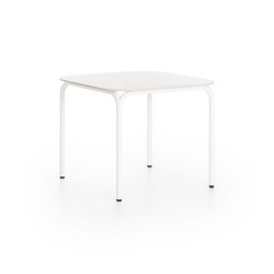 Capa Dining Table