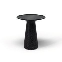 Foster 620 Side Table | Tables d'appoint | Walter K.