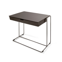 Oki Side Table | Mesas auxiliares | Walter K.