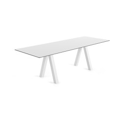 Trestle Outdoor table 240x90 | Dining tables | viccarbe