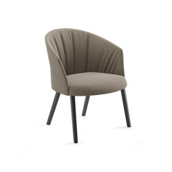 Copa lounge with soft upholstery | Armchairs | viccarbe