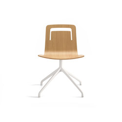 Klip chair - pyramid swivel base & stained / lacquered seat with handle | Stühle | viccarbe