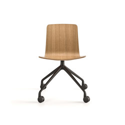 Klip chair - pyramid swivel with casters base & stained / lacquered seat | Chairs | viccarbe