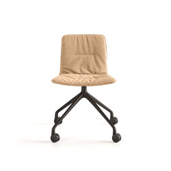 Silla Klip - base piramidal giratoria con ruedas y asiento tapizado soft | Sillas | viccarbe