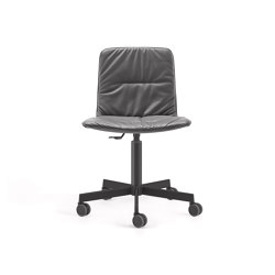 Klip chair - five casters base & soft upholstery | Chairs | viccarbe