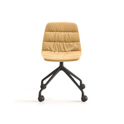 Silla Maarten - base giratoria piramidal con ruedas y asiento tapizado soft | Office chairs | viccarbe