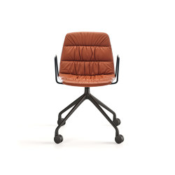 Maarten chair - pyramid swivel base with casters & soft upholstery | Stühle | viccarbe