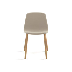 Silla Maarten - base de cuatro patas de madera y asiento tapizado liso | Sillas | viccarbe