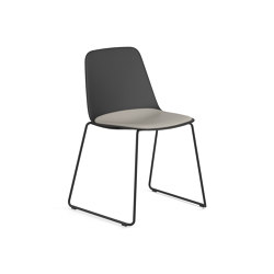 Maarten Plastic Outdoor chair with cushion | Chaises | viccarbe