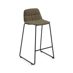 Maarten stool - sled base counter height & soft upholstery | Barhocker | viccarbe