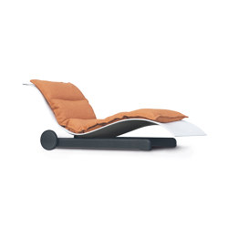 Eli Fly | Chaise Longues | Desiree