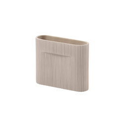 Ridge Vase | H16,5cm | Dining-table accessories | Muuto