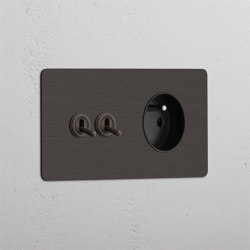 Double 2x Toggle & French Module Round | Combinación interruptor / enchufe (Schuko) | Corston Architectural Detail