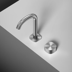 Super | Progressive two-hole countertop mixer group with swivel spout | Rubinetteria vasche | Quadrodesign