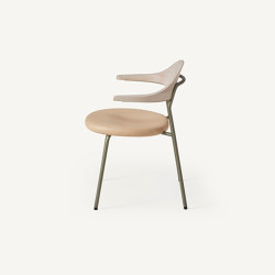 Bicorn Chair | Stühle | BassamFellows