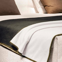 Yves "Throw" | Duvets | Minotti