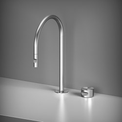 Thumb | 2-hole mixer with skivelling spout and pullout handshower | Rubinetterie cucina | Quadrodesign