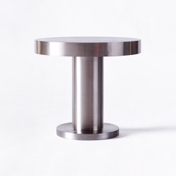 Cufflink Side Table | Mesas auxiliares | Dusty deco