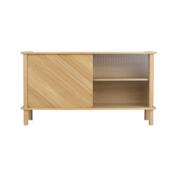 Italic | sideboard, oak w. doors in oak and glass | Sideboards / Kommoden | UMAGE