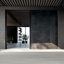 Vela | Porta blindata scorrevole | Porte casa | Oikos Venezia – Architetture d’ingresso