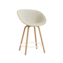 Mat Barstuhl mit Armlehne 65 cm Frontpolster Hanffasern Buchenholz/creme | Bar stools | Normann Copenhagen