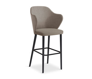 Murphy 4-to-6 extendable New products by Architonic