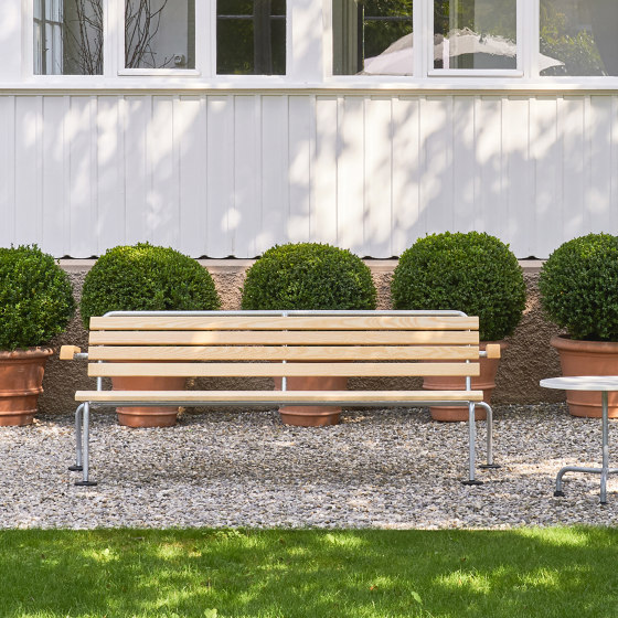 The garden bench | Benches | Atelier Alinea