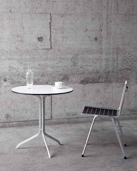 Elox stacking chair | Chairs | Lehni