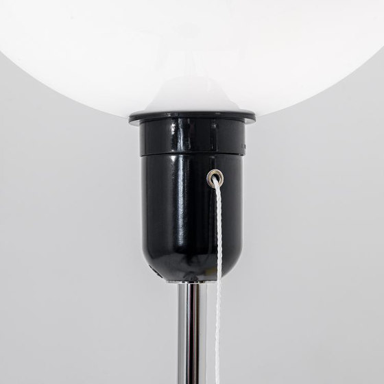 Floor lamp | Free-standing lights | Lehni