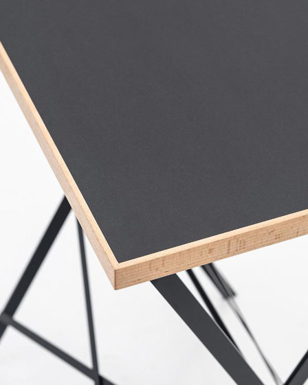 Folding table | Tables d'appoint | Lehni