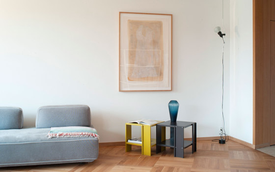 Side table | Tables d'appoint | Lehni