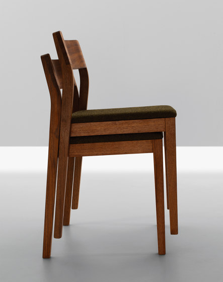 Sit Close Upholstery | Chairs | Zeitraum