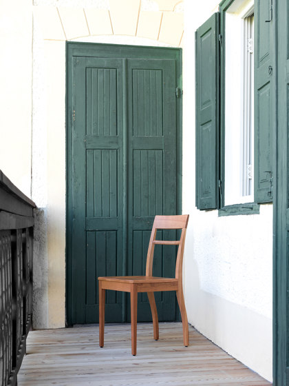 Blue Chair Wooden Seat | Chaises | Zeitraum