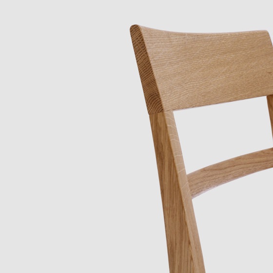 Blue Chair Wooden Seat | Chaises | Zeitraum