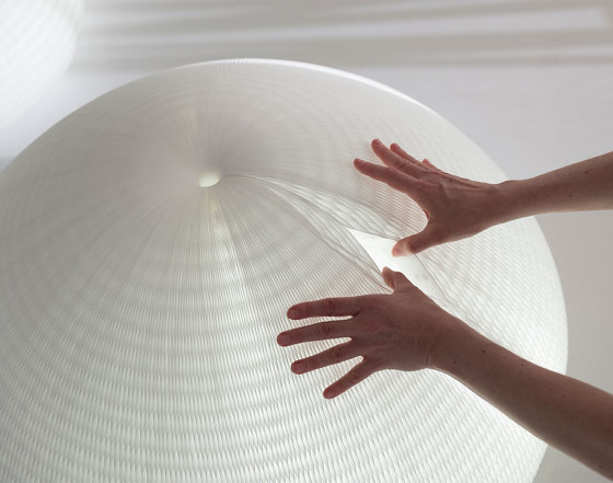 urchin softlight | shape shifting lamp | Table lights | molo